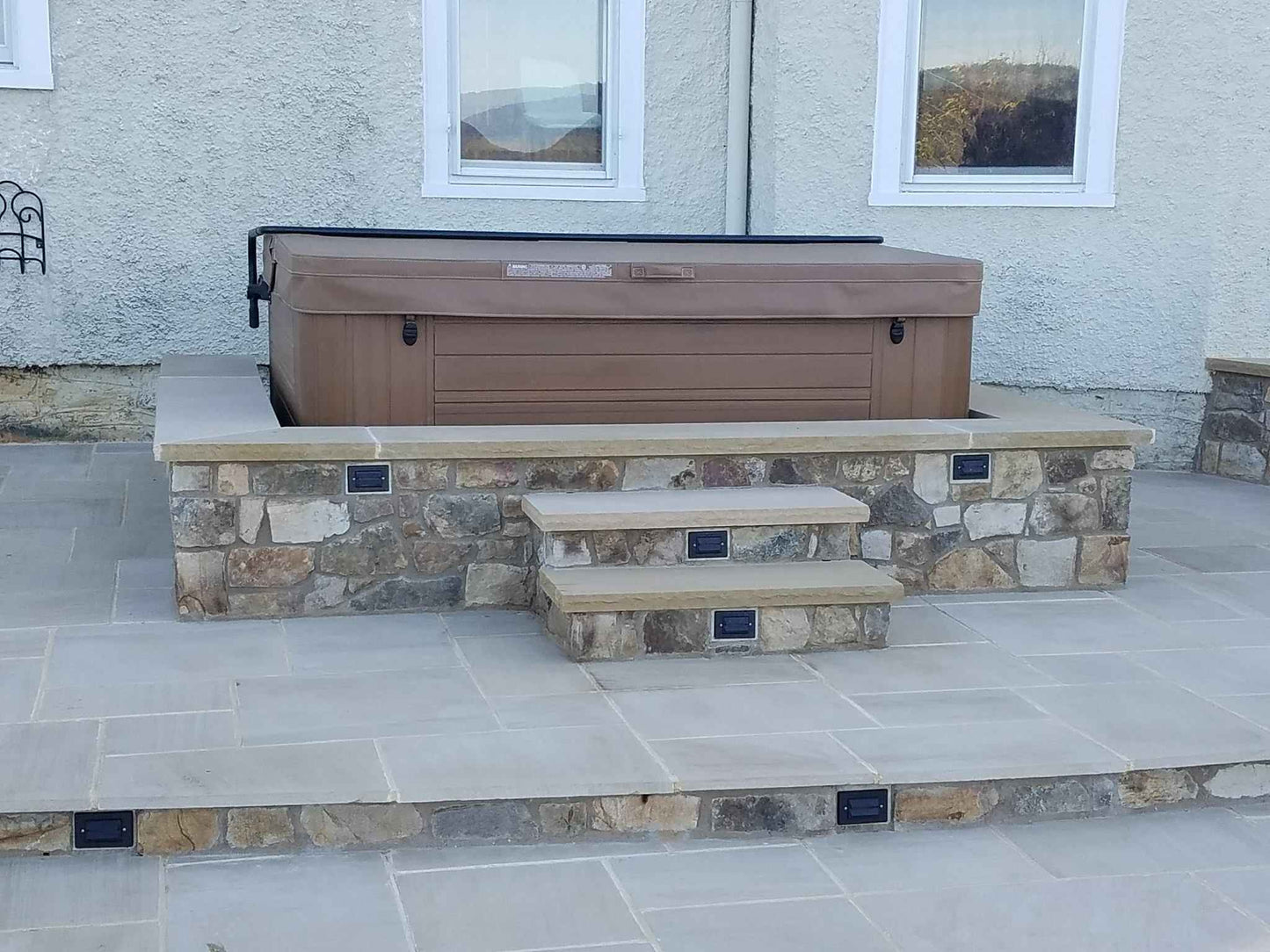 William's Ledge Thin Stone