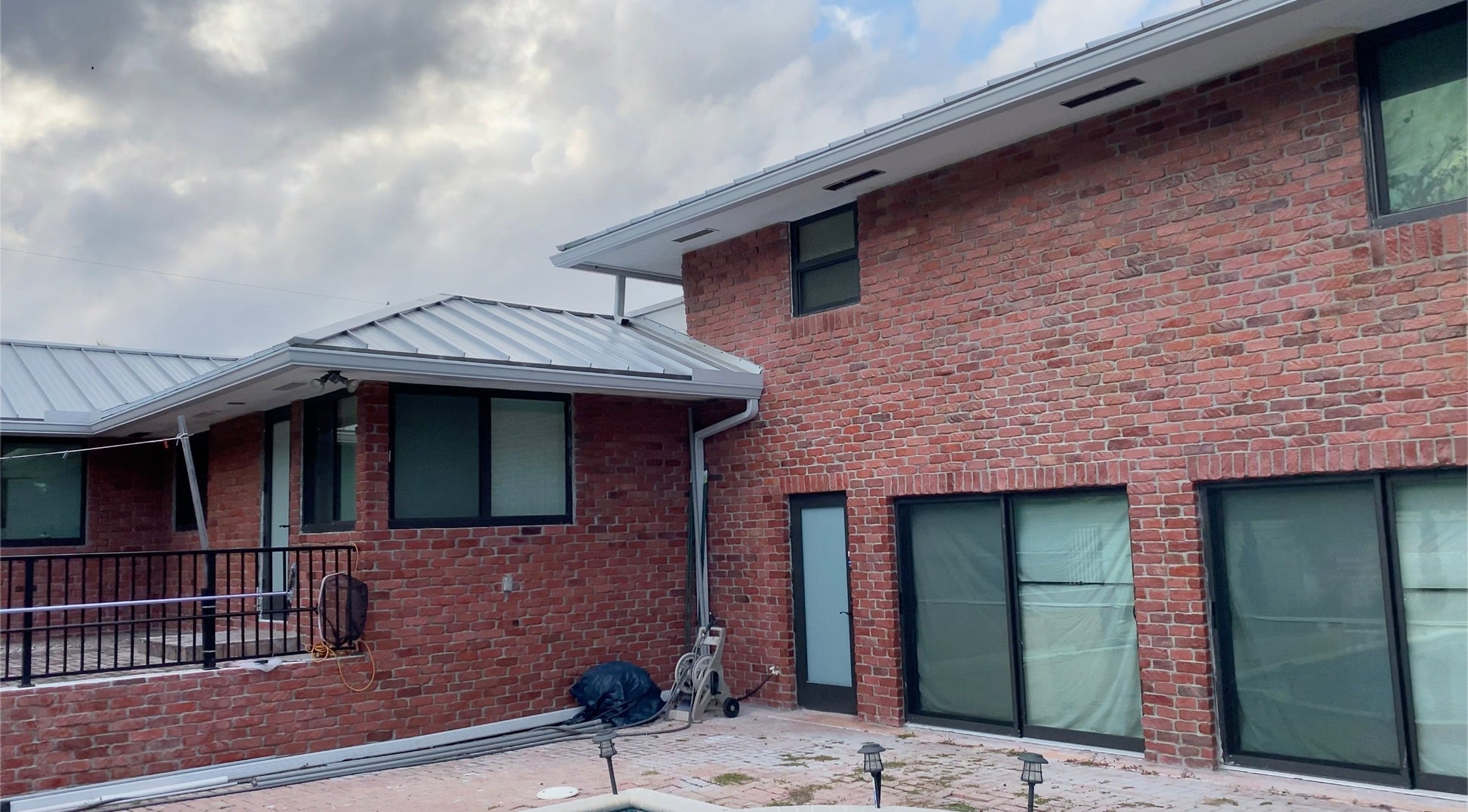 Old Red Blend Wirecut, Wall Thin Brick Veneer